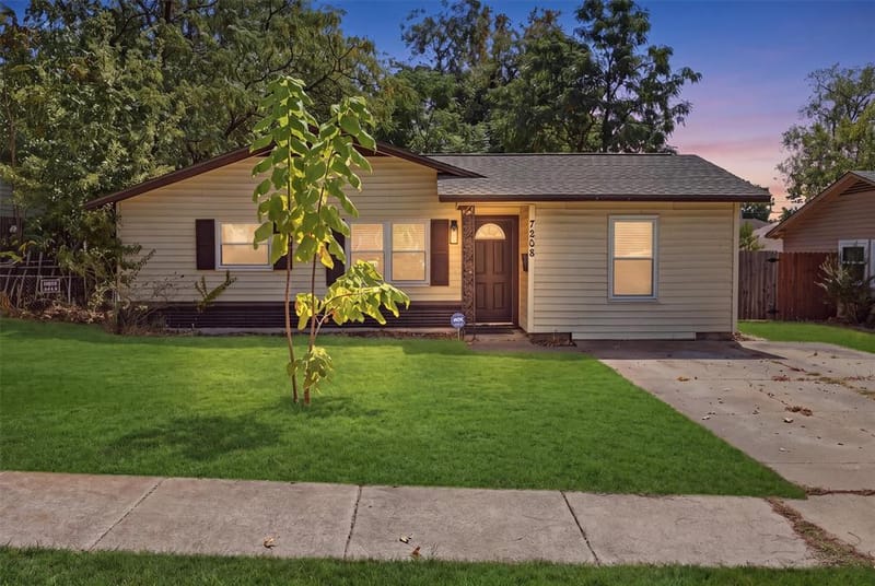 7208 Van Natta Lane, Fort Worth TX 76112