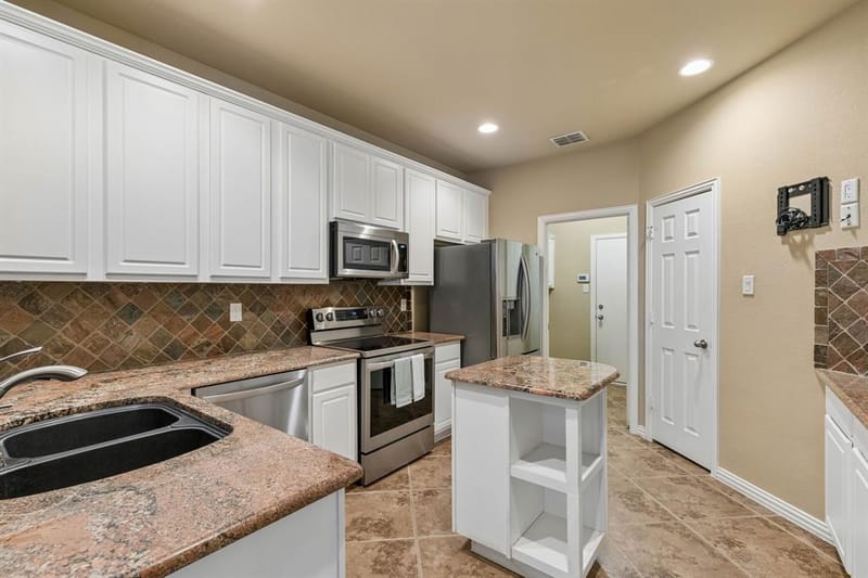 4145 Cobblestone Drive, Carrollton TX 75007 - Photo 12