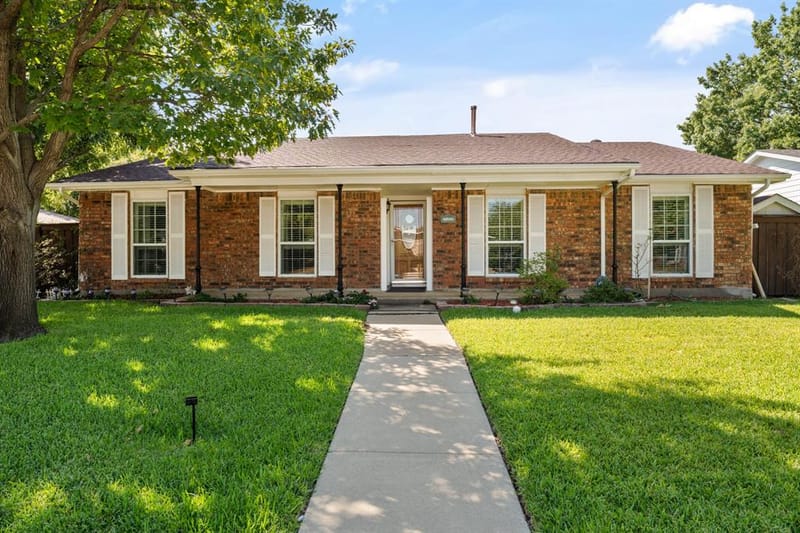 1813 Dodge Trail, Grand Prairie TX 75052
