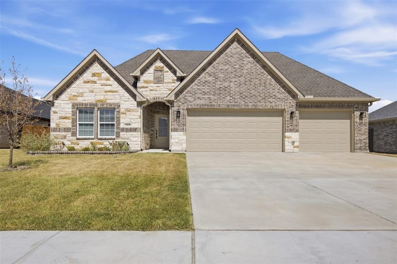 215 Trevor Lane, Greenville TX 75402