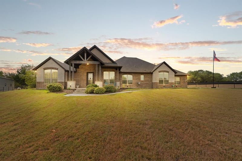 2533 Lime Court, Burleson TX 76028