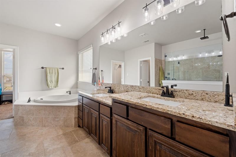2533 Lime Court, Burleson TX 76028 - Photo 15