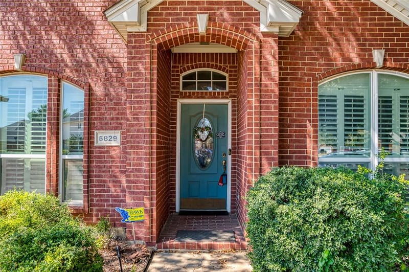 5829 Echo Bluff Drive, Haltom City TX 76137 - Photo 2