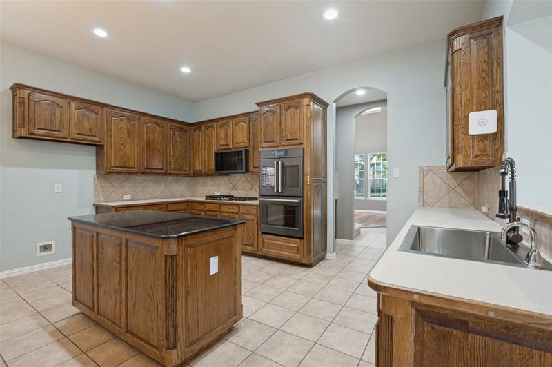 1827 Auburn Drive, Carrollton TX 75007 - Photo 12