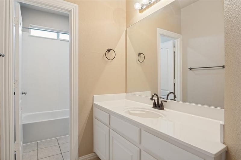 1827 Auburn Drive, Carrollton TX 75007 - Photo 32