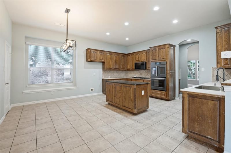 1827 Auburn Drive, Carrollton TX 75007 - Photo 10