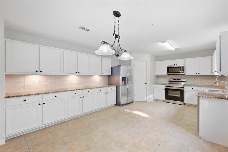 9209 Glen Falls Lane, Denton TX 76210 - Photo 4