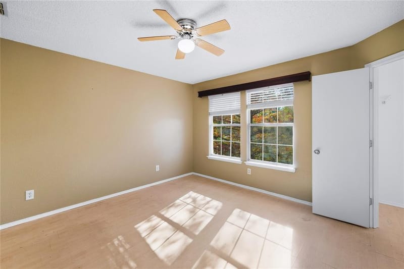 5666 Hunters Bend Lane, Dallas TX 75249 - Photo 20
