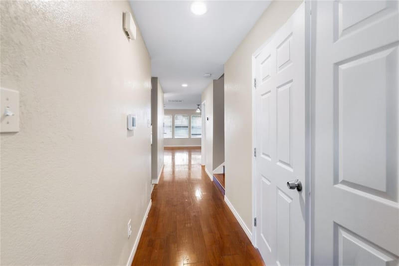 5666 Hunters Bend Lane, Dallas TX 75249 - Photo 4