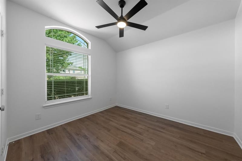 914 Hitchcock Circle, Duncanville TX 75137 - Photo 5