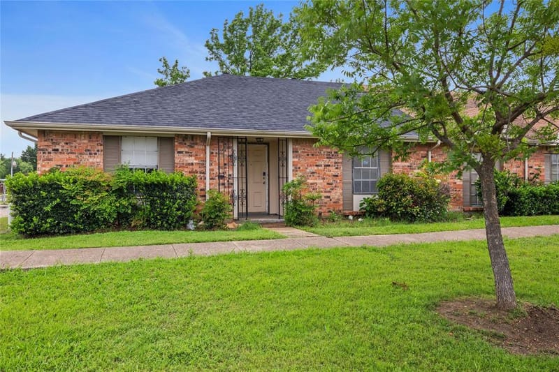 66 W Mountain Creek Drive, Grand Prairie TX 75052