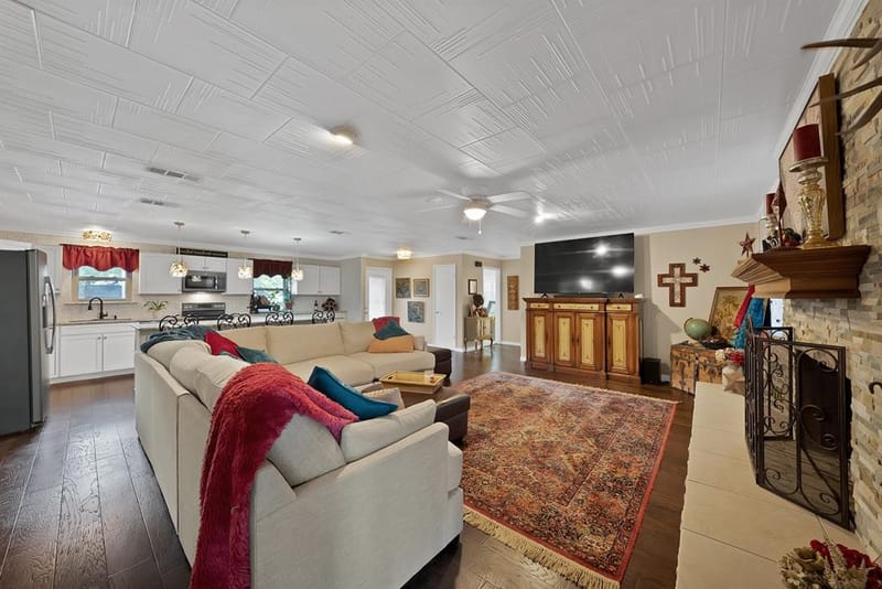 4101 Newport Bay Court, Granbury TX 76049 - Photo 12