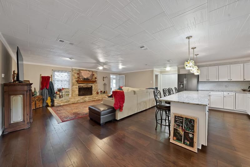 4101 Newport Bay Court, Granbury TX 76049 - Photo 5