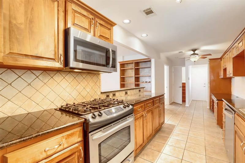 2912 Marsann Lane, Farmers Branch TX 75234 - Photo 6