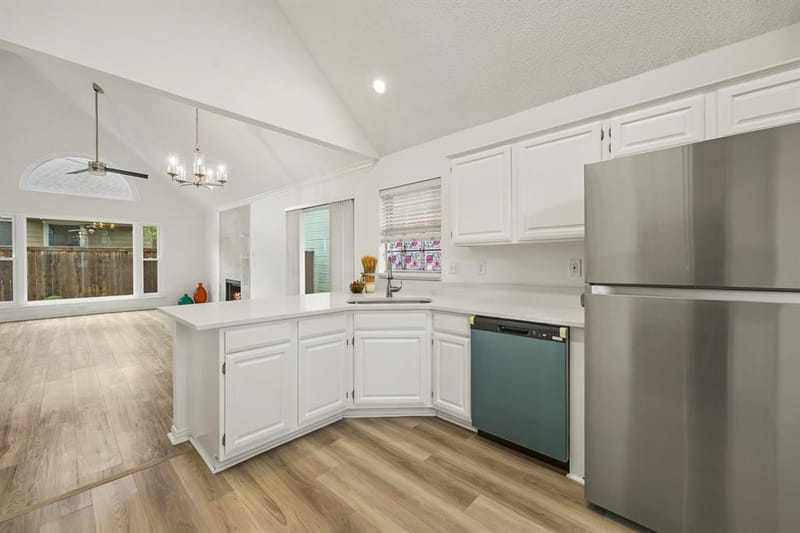 800 Fallen Leaf Court, Irving TX 75063 - Photo 16