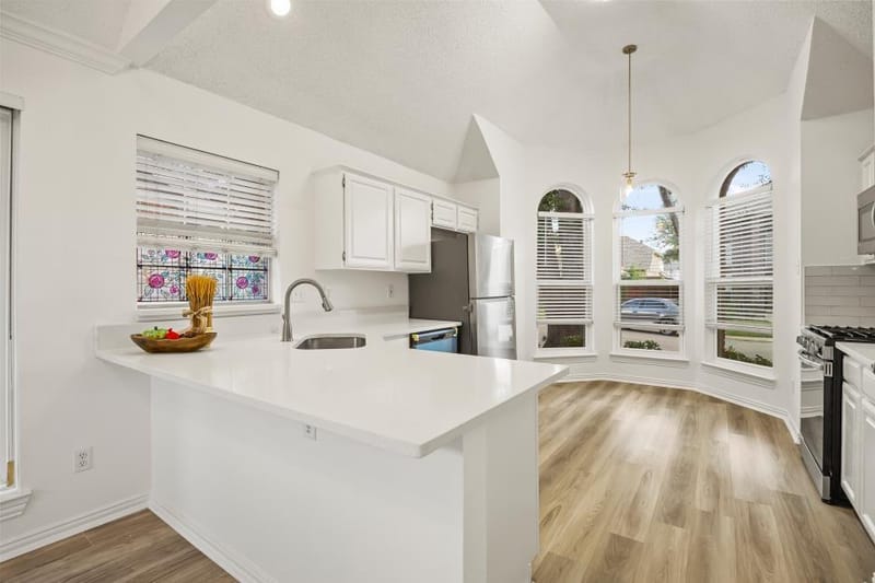 800 Fallen Leaf Court, Irving TX 75063 - Photo 14