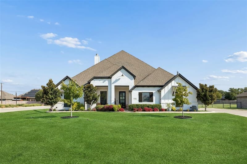 1402 Oliver Creek Lane, Justin TX 76247