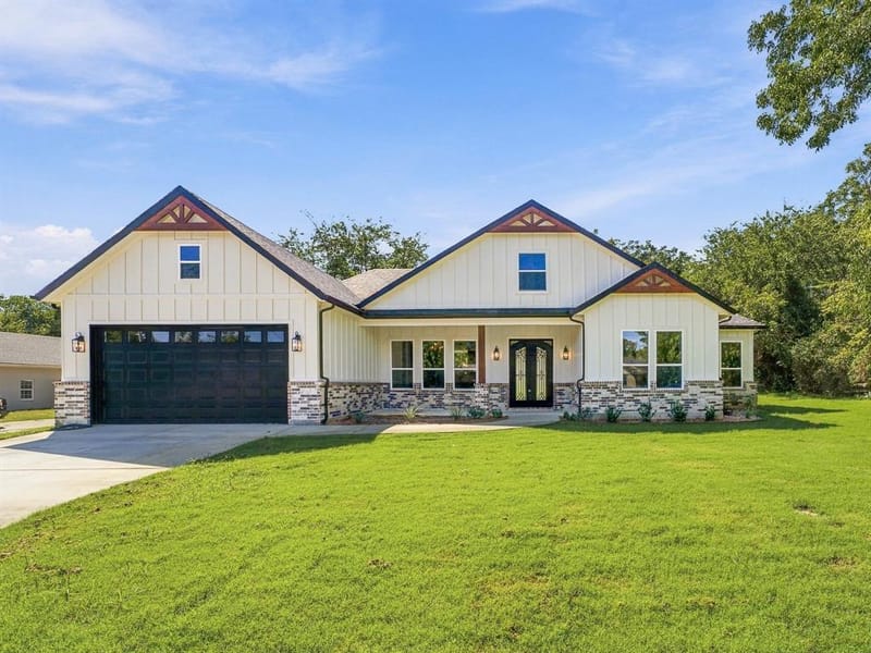 1810 Carpenter Street, Bridgeport TX 76426