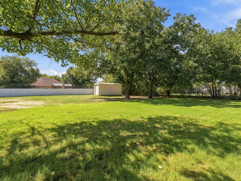 1810 Carpenter Street, Bridgeport TX 76426 - Photo 31