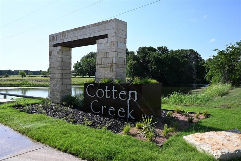5004 Bluegrass Lane, Azle TX 76020 - Photo 9