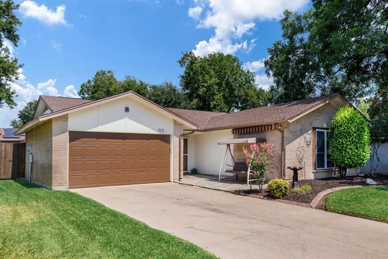715 Salem Drive, Arlington TX 76014 - Photo 3