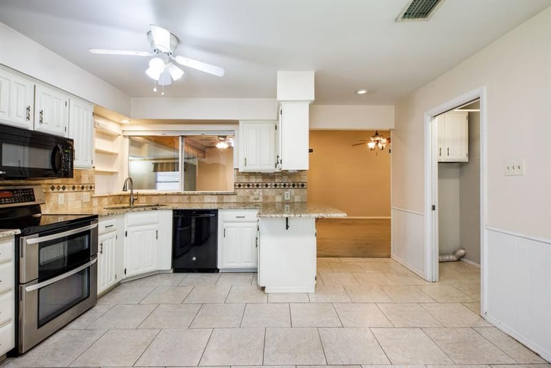 715 Salem Drive, Arlington TX 76014 - Photo 10