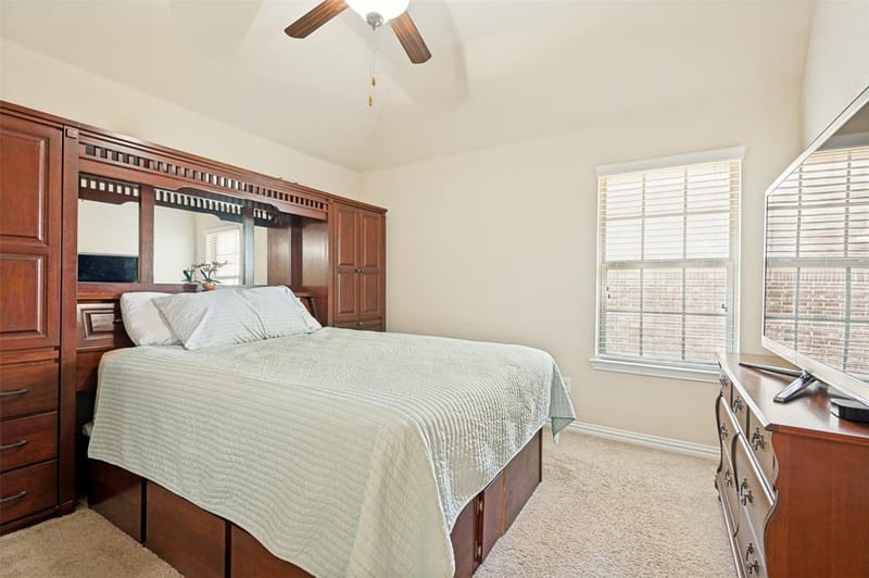 911 Mountain Laurel Drive, Euless TX 76039 - Photo 18