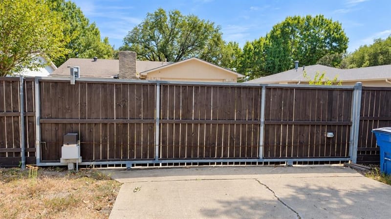 8508 Londonderry Lane, Dallas TX 75228 - Photo 26