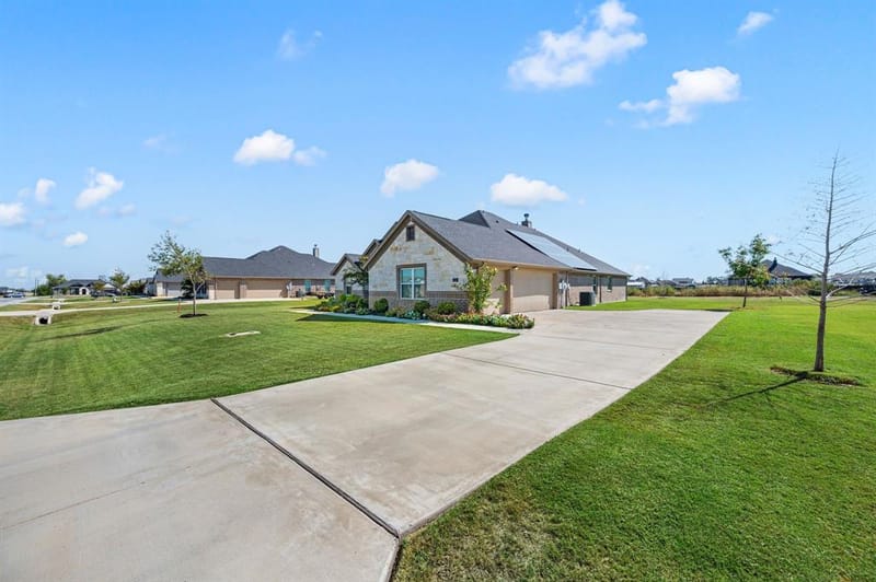 123 Mossy Creek Trail, Rhome TX 76078 - Photo 4