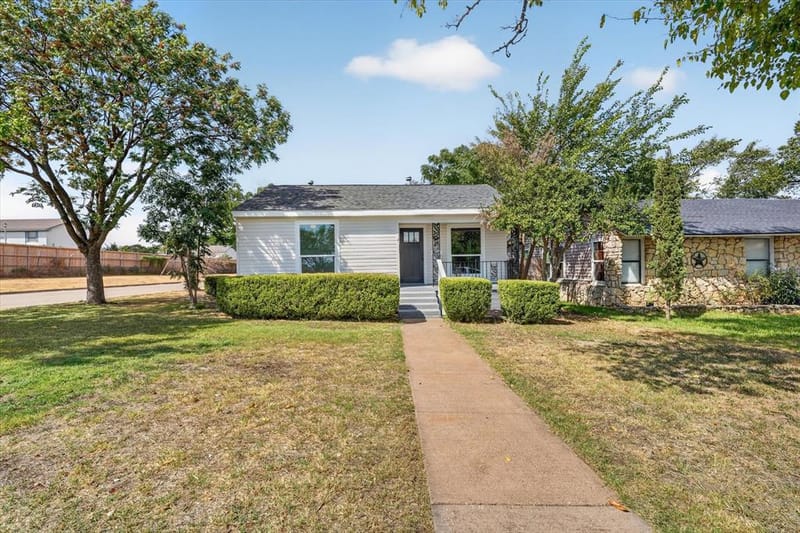 4044 Stanley Avenue, Fort Worth TX 76110