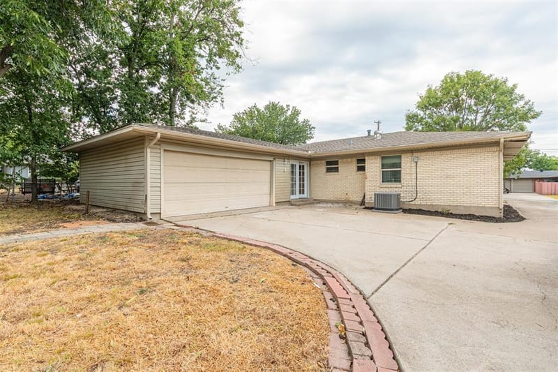 3207 Eastland Avenue, Greenville TX 75402 - Photo 6