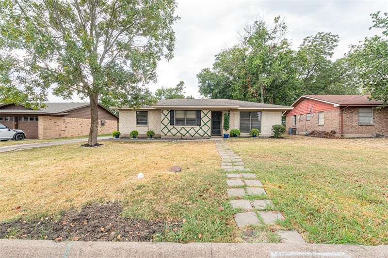 3207 Eastland Avenue, Greenville TX 75402 - Photo 3