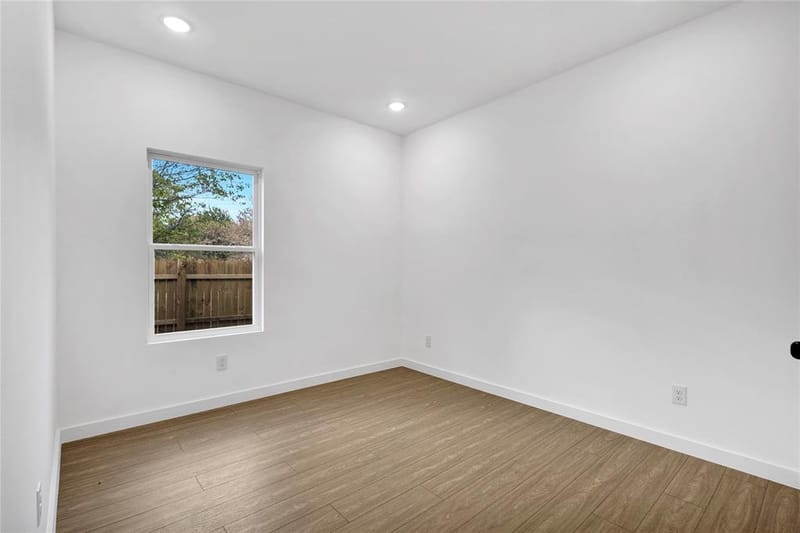 4410 Hamilton Avenue, Dallas TX 75210 - Photo 23