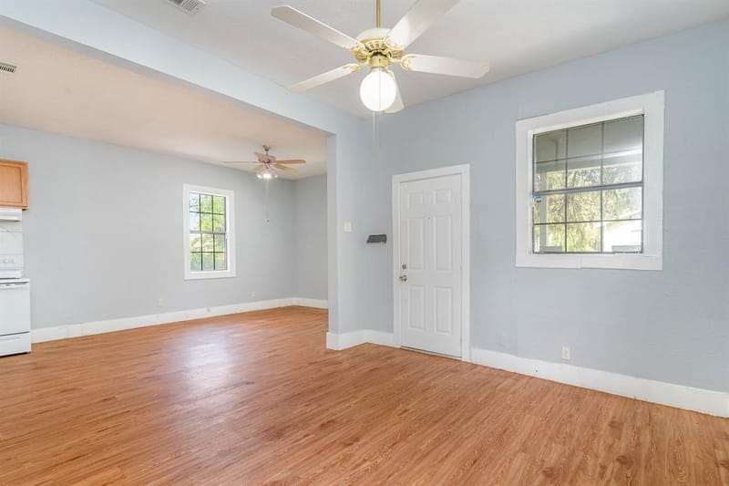 2630 Lenway Street, Dallas TX 75215 - Photo 2