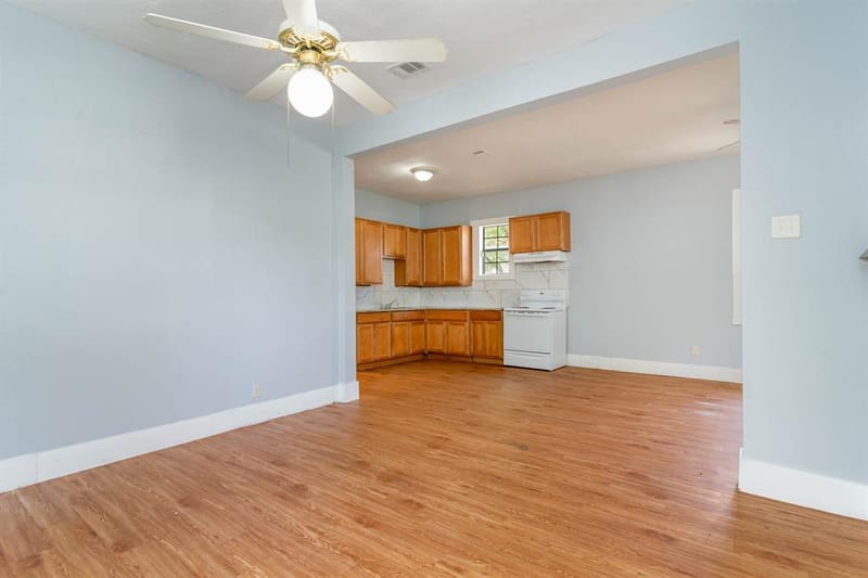 2630 Lenway Street, Dallas TX 75215 - Photo 3
