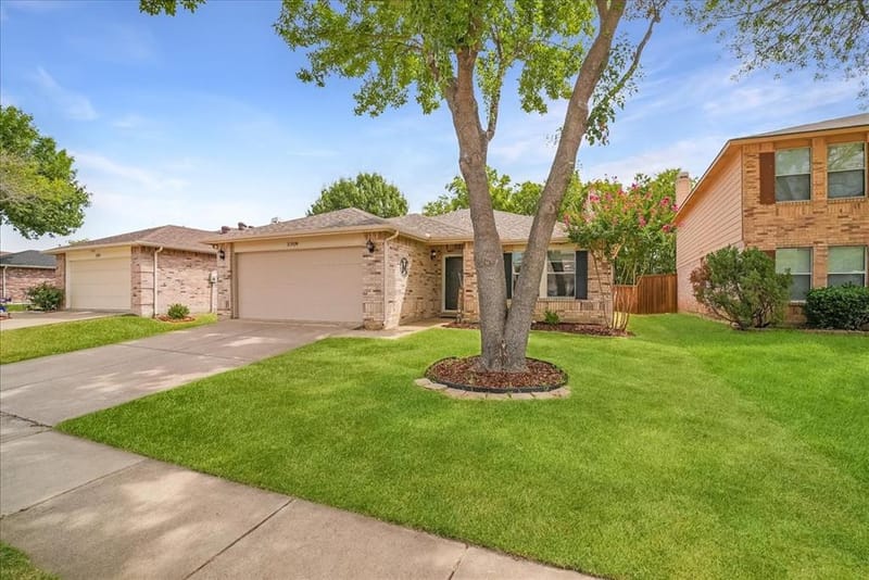2709 White Oak Drive, Little Elm TX 75068 - Photo 2