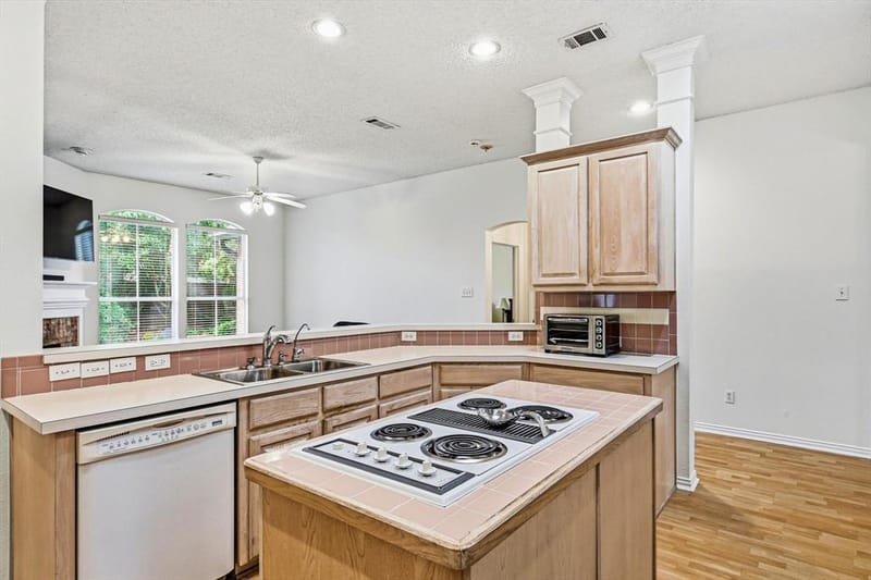 2900 Woodhaven Drive, Grapevine TX 76051 - Photo 13