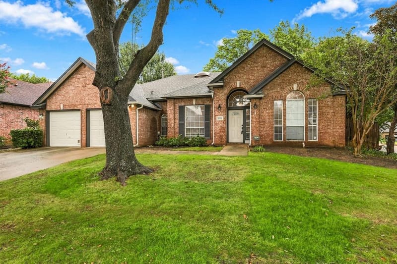 2900 Woodhaven Drive, Grapevine TX 76051