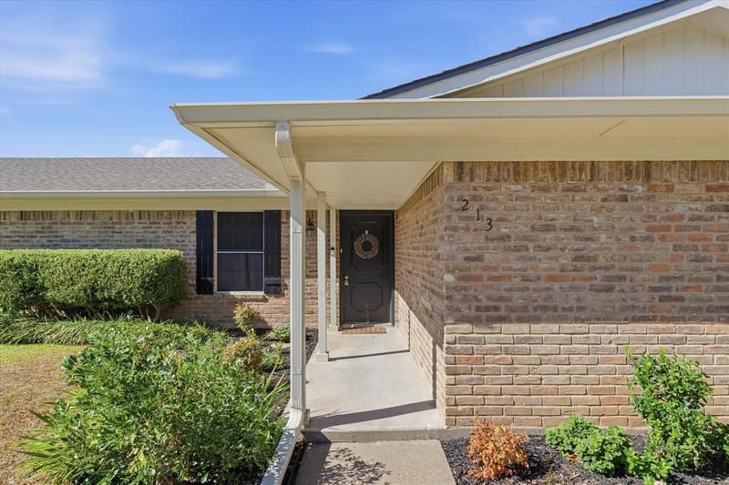 213 Travis Lane, Hewitt TX 76643 - Photo 5