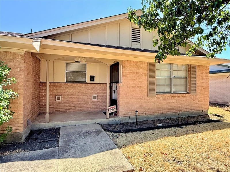 1310 Hampshire Lane, Richardson TX 75080 - Photo 2