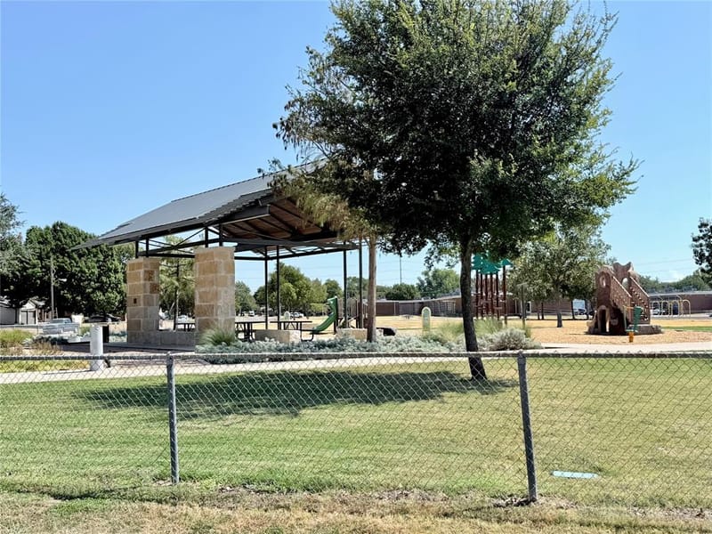 1310 Hampshire Lane, Richardson TX 75080 - Photo 17