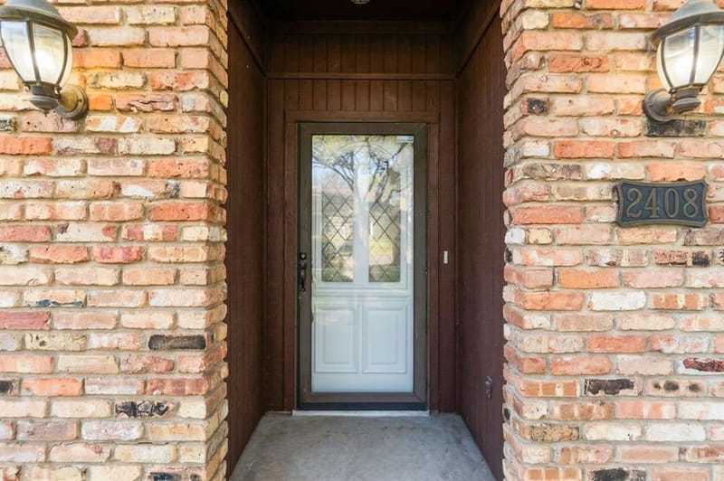 2408 Castle Street, Irving TX 75038 - Photo 2