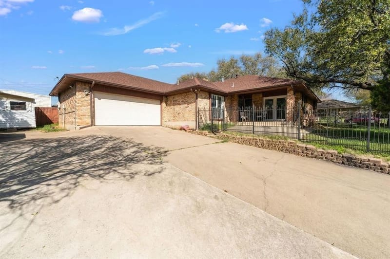 2408 Castle Street, Irving TX 75038 - Photo 31
