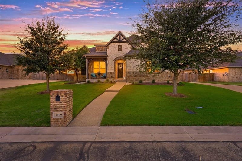 2109 Therese, Waco TX 76712 - Photo 2