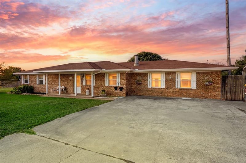 1255 County Road 260, Gainesville TX 76240