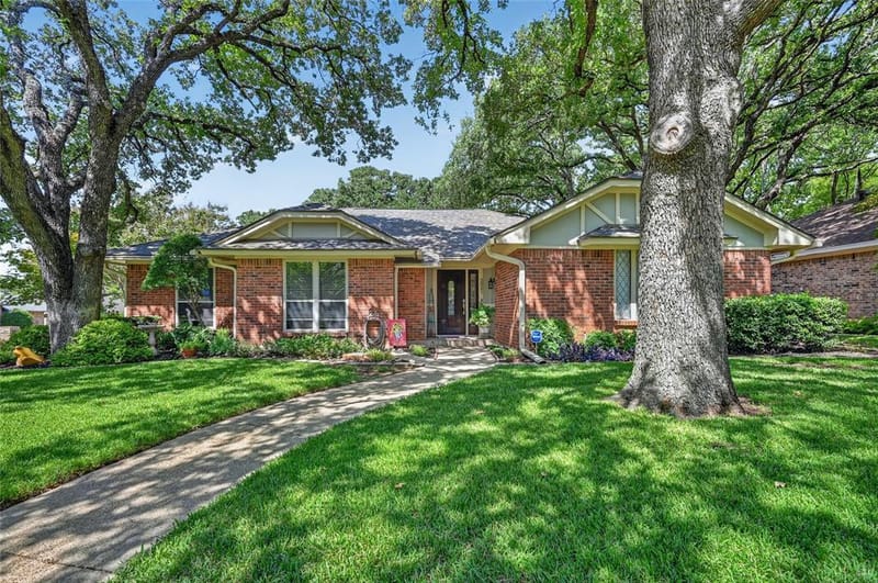 2021 Iron Horse Court, Arlington TX 76017