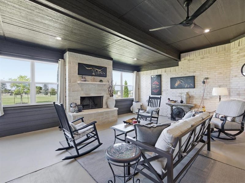 317 Kenyon Court, Granbury TX 76049 - Photo 32