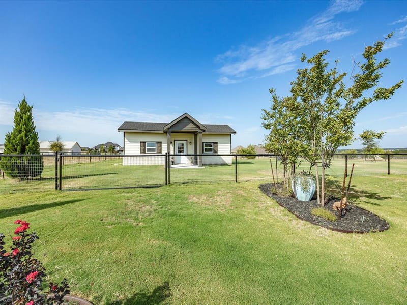 317 Kenyon Court, Granbury TX 76049 - Photo 35