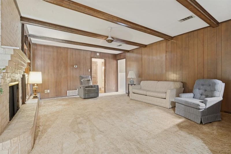 105 W Lilly Lane, Arlington TX 76010 - Photo 2