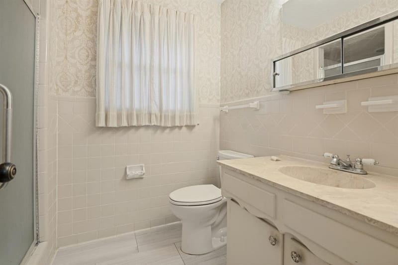 105 W Lilly Lane, Arlington TX 76010 - Photo 8